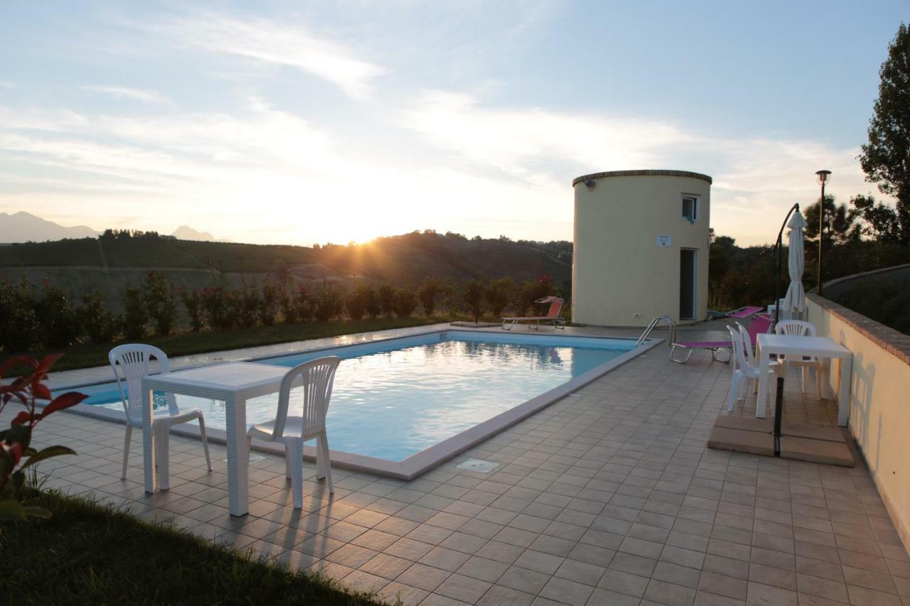 Agriturismo Terra Dei Falchi Castilenti Extérieur photo